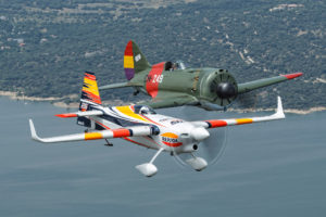 Zivko Edge 540 v2 y Mosca FIO