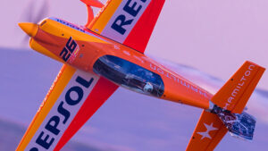 Juan Velarde Extra 330 LX